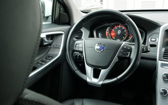 Volvo XC 60 cena 97900 przebieg: 145700, rok produkcji 2016 z Mielec małe 596